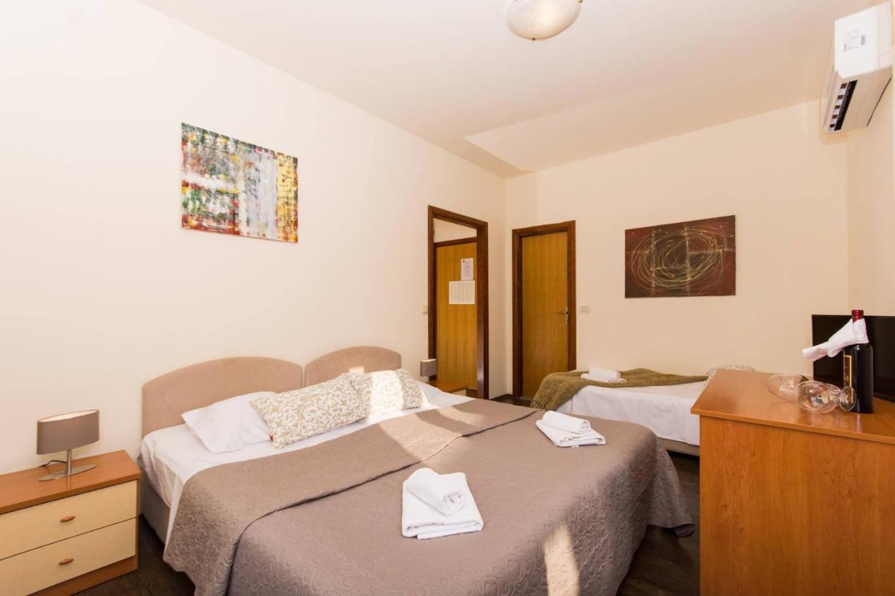 Vila Liza Bed and Breakfast Trogir Exterior foto